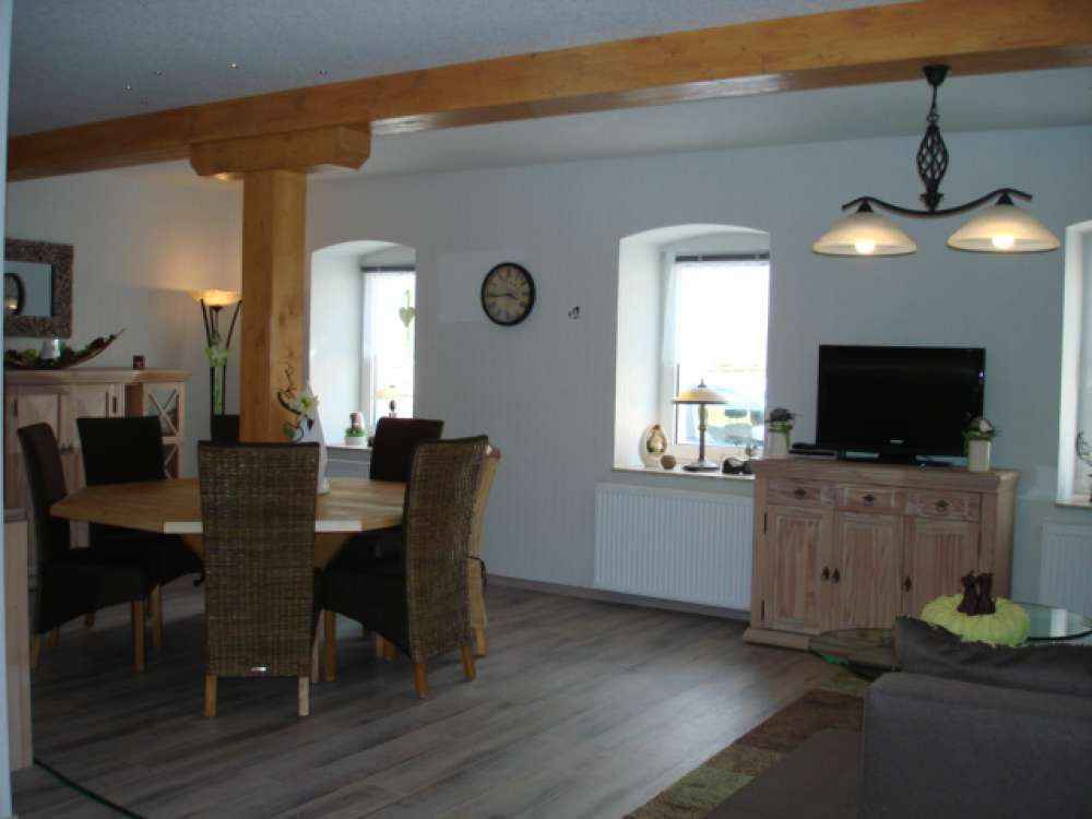 Wohn.-Esszimmer mit integrierter Küche im Ferienhaus Wohn.-Esszimmer mit integrierter Küche im Ferienhaus