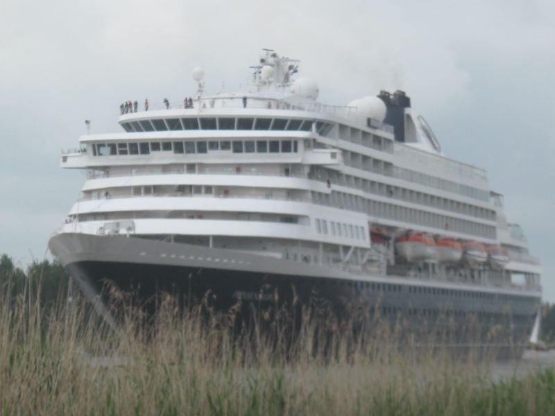 Kanalpassage bei Burg im NOK Kanalpassage bei Burg im NOK