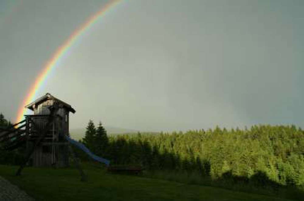 Der Regenbogen vorm Haus