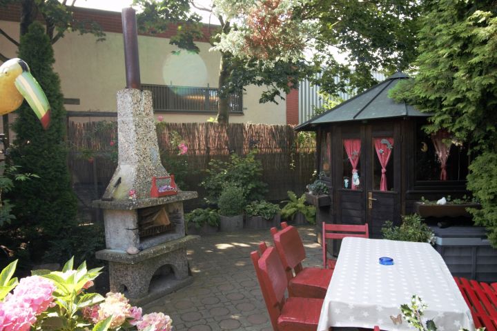 Gartenhaus mit Sitzgruppe,Grillen