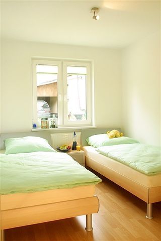 Schlafzimmer mit 2 Einzelbetten  ( 90x200)