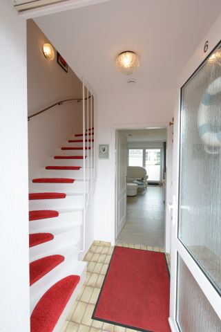 Treppenaufgang zu den Schlafzimmern und Bad