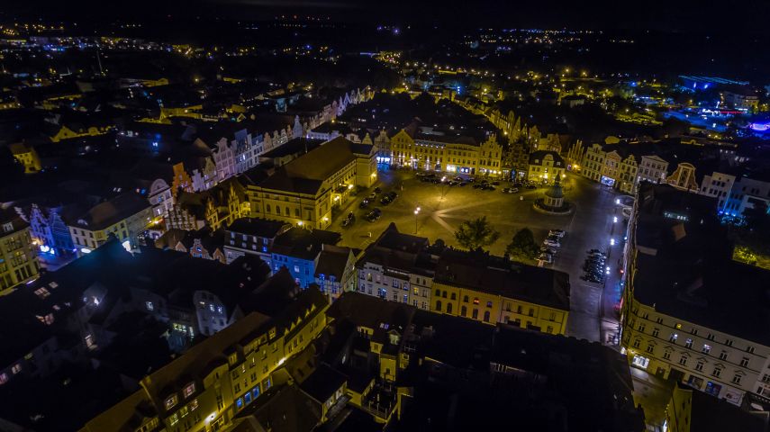 unsere Wismarer Marktplatz bei Nacht
