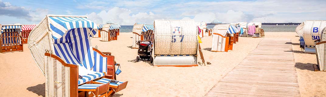 Strandkörbe in der Lübecker Bucht