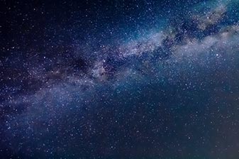 Sternenhimmel und Milchstraße